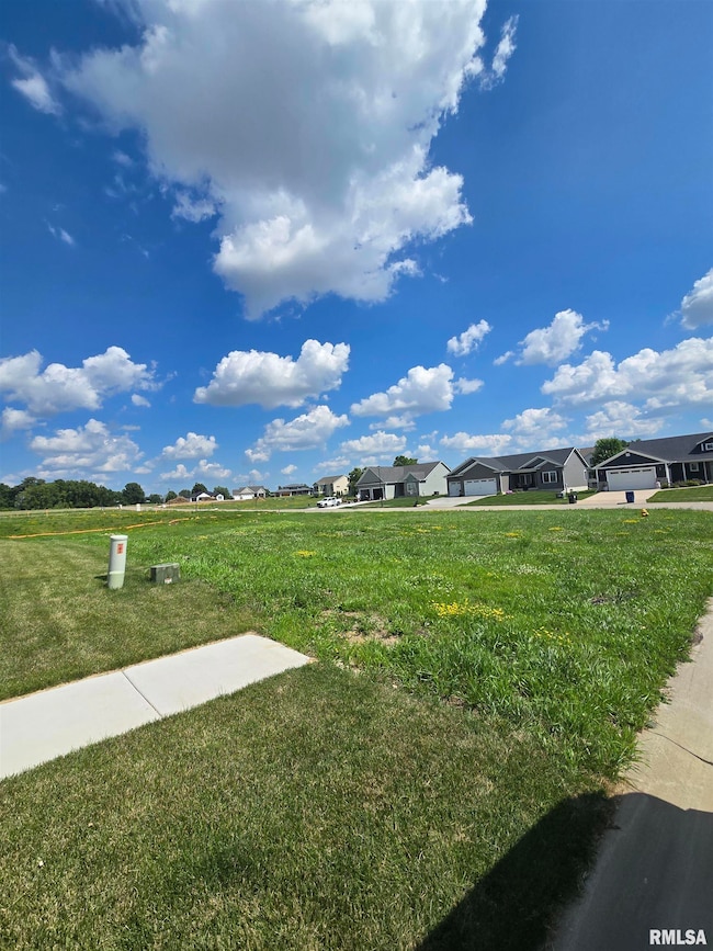 6107 Belle Ct, Davenport, IA 52807 - photo 2