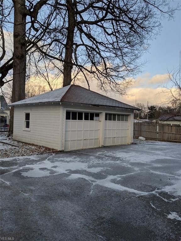 2 Car Detached Garage