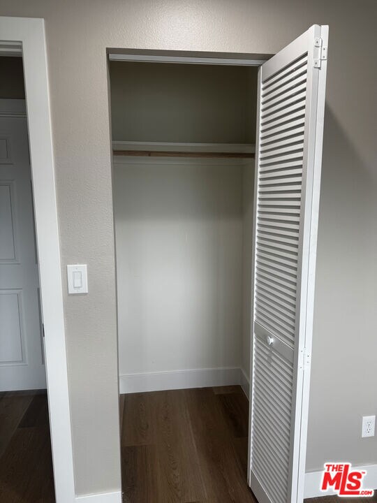 731 E 33rd St unit 1/2, Los Angeles, CA 90011 - photo 6