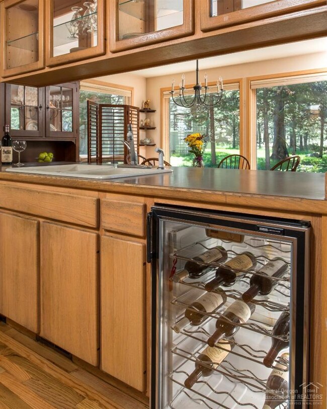 38 Yellow Pine Ln, Bend, OR 97707 - photo 2