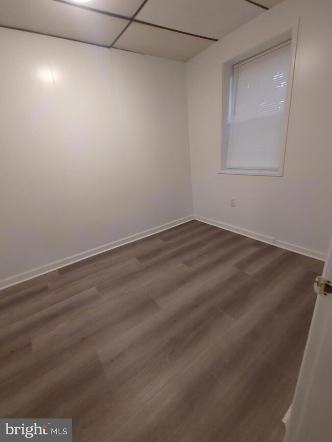 208 N Avondale St, Philadelphia, PA 19139 - photo 5