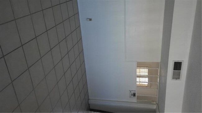 8242 Loma Terrace Rd, El Paso, TX 79907 - photo 4