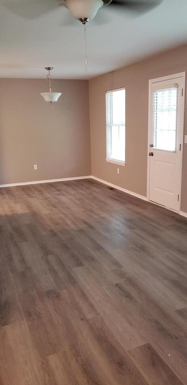 Living/Dining area
