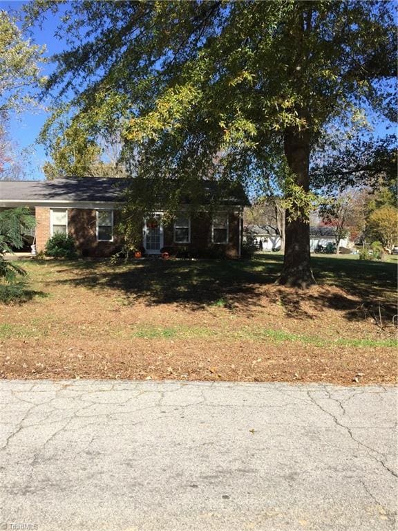 357 Ridgecrest Dr, King, NC 27021 - photo 2