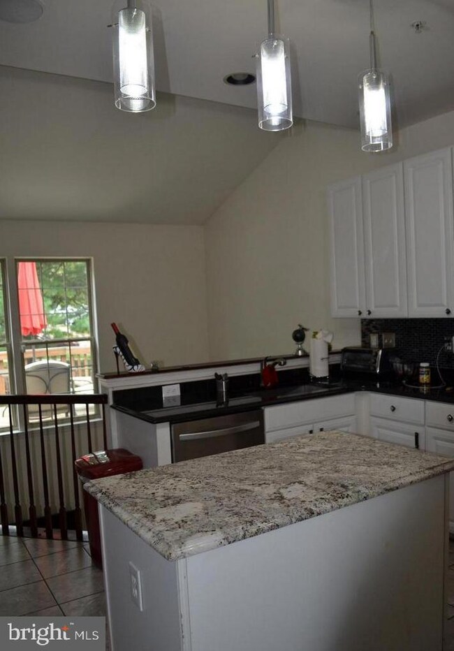 10840 Will Painter Dr, Owings Mills, MD 21117 - photo 5