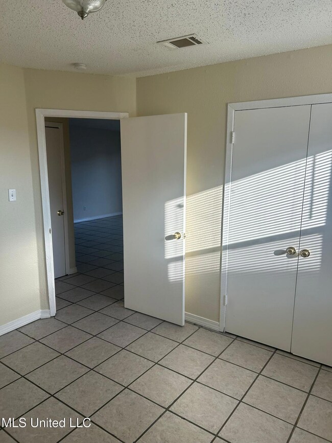 18147 Allen Rd unit 17, Long Beach, MS 39560 - photo 4