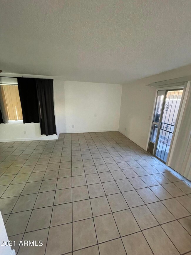 2692 N 43rd Ave unit 31A, Phoenix, AZ 85009 - photo 4