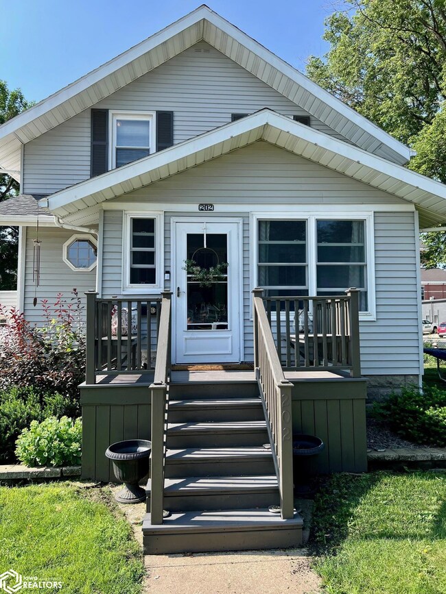 202 2nd Ave NE, Clarion, IA 50525 - photo 2