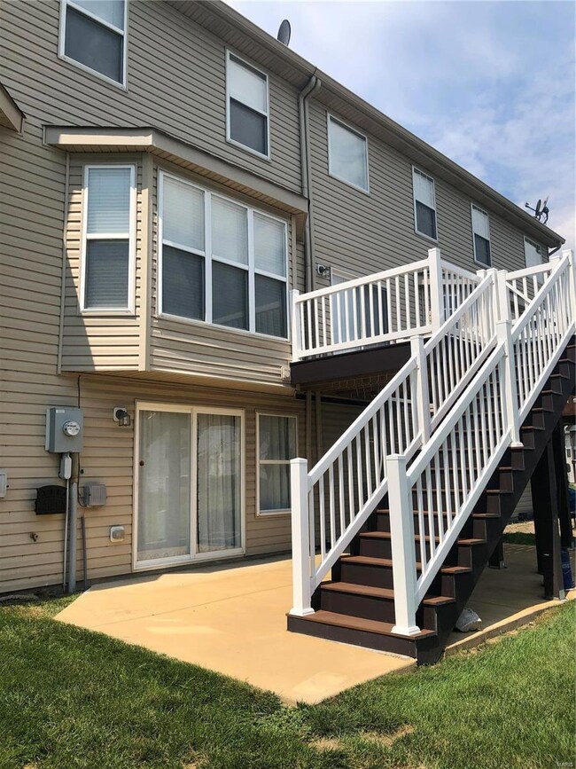 6849 Hampshire Ct, Maryville, IL 62062 - photo 3