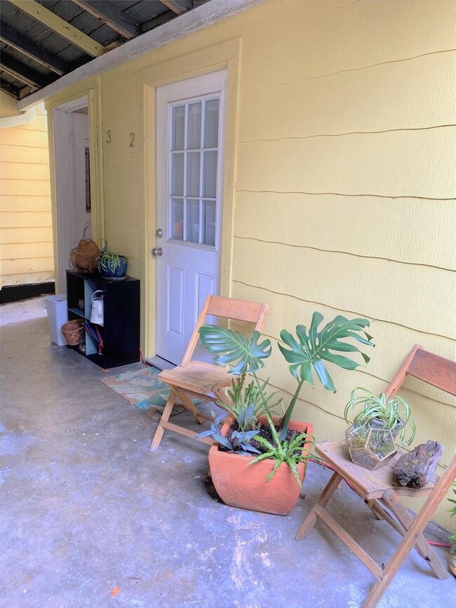 1127 Walling St unit 3, Houston, TX 77009 - photo 2