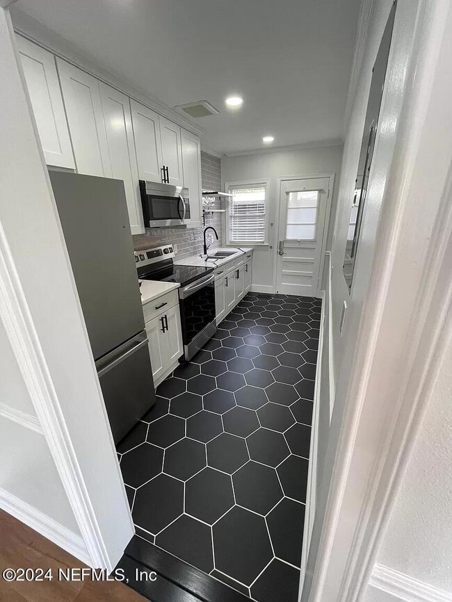 1751 Dancy St unit 1753, Jacksonville, FL 32205 - photo 2