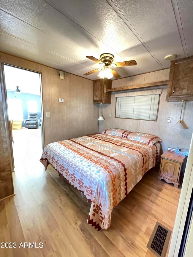 2C46B5A5-6970-42CA-82B2-60D8D0E05EFD