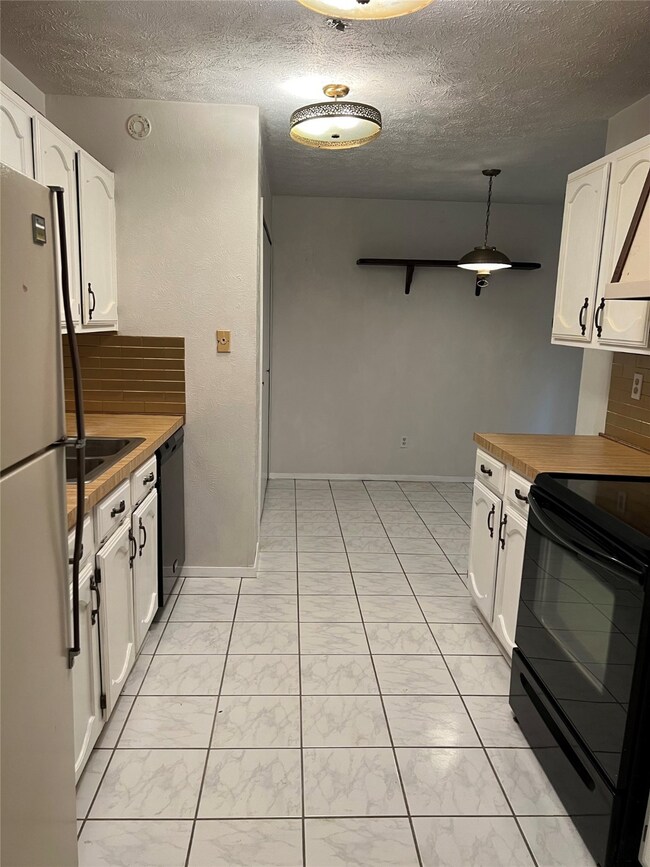 24038 Rockin Seven Dr, Hockley, TX 77447 - photo 4