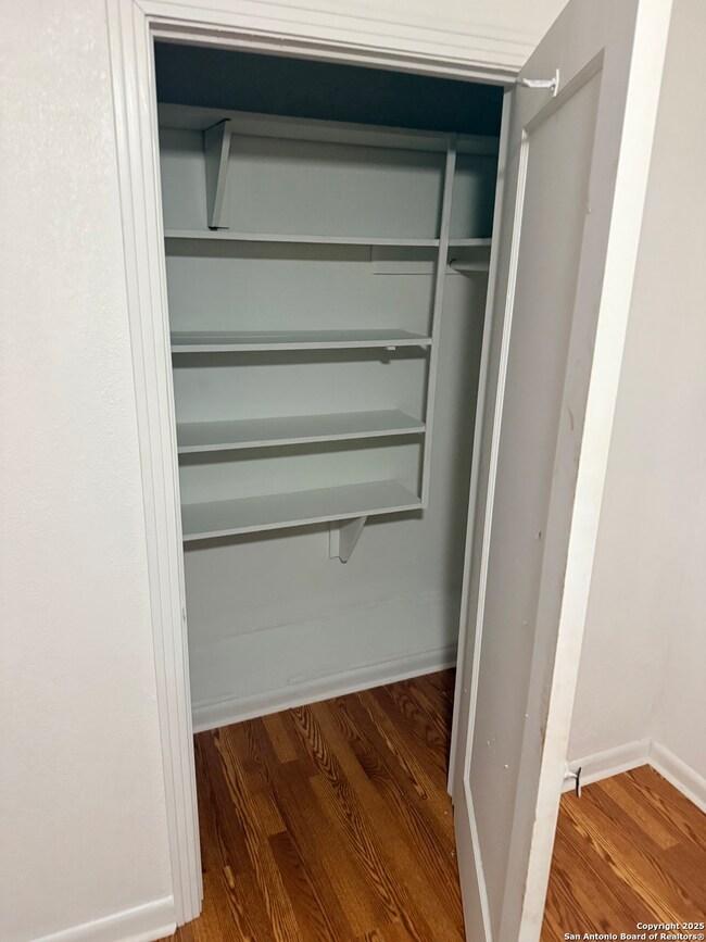 122 E Hart Ave, San Antonio, TX 78214 - photo 7