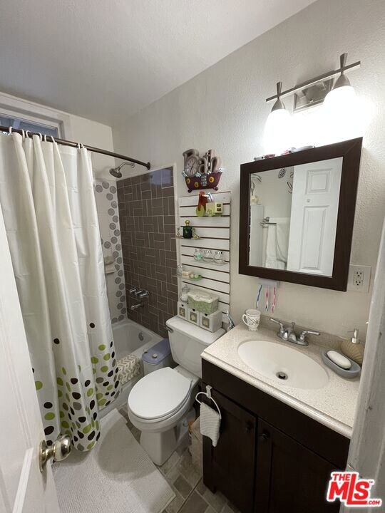 1690 E 122nd St, Los Angeles, CA 90059 - photo 7