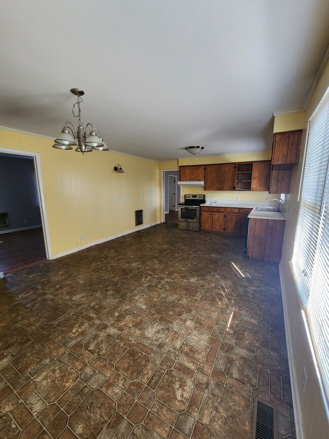 308 Shadow Dr, Shelbyville, TN 37160 - photo 4