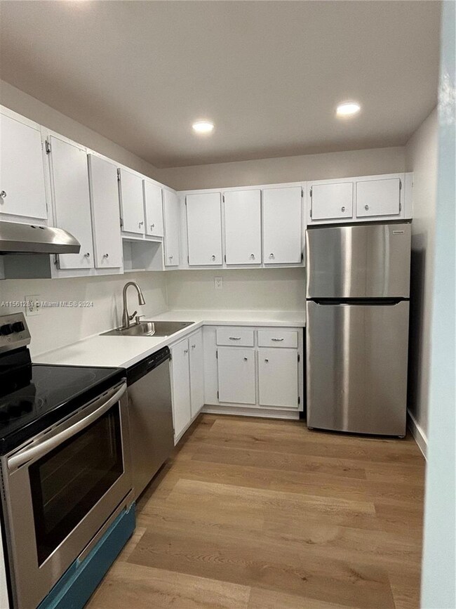 8277 SW 128th St unit 113, Pinecrest, FL 33156 - photo 3