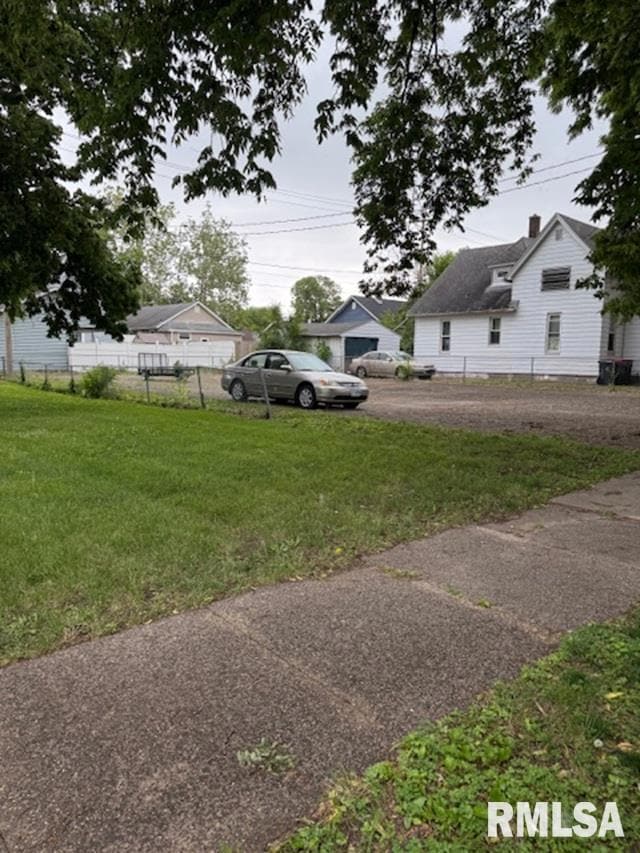 415 Henrietta St, Pekin, IL 61554 - photo 2