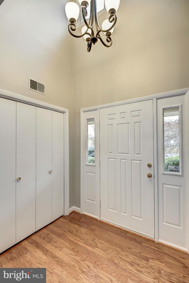 5506 Southport Ln, Fairfax, VA 22032 - photo 4