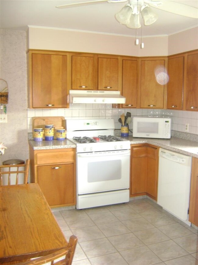 8 Mohawk Ave, Troy, NY 12180 - photo 6