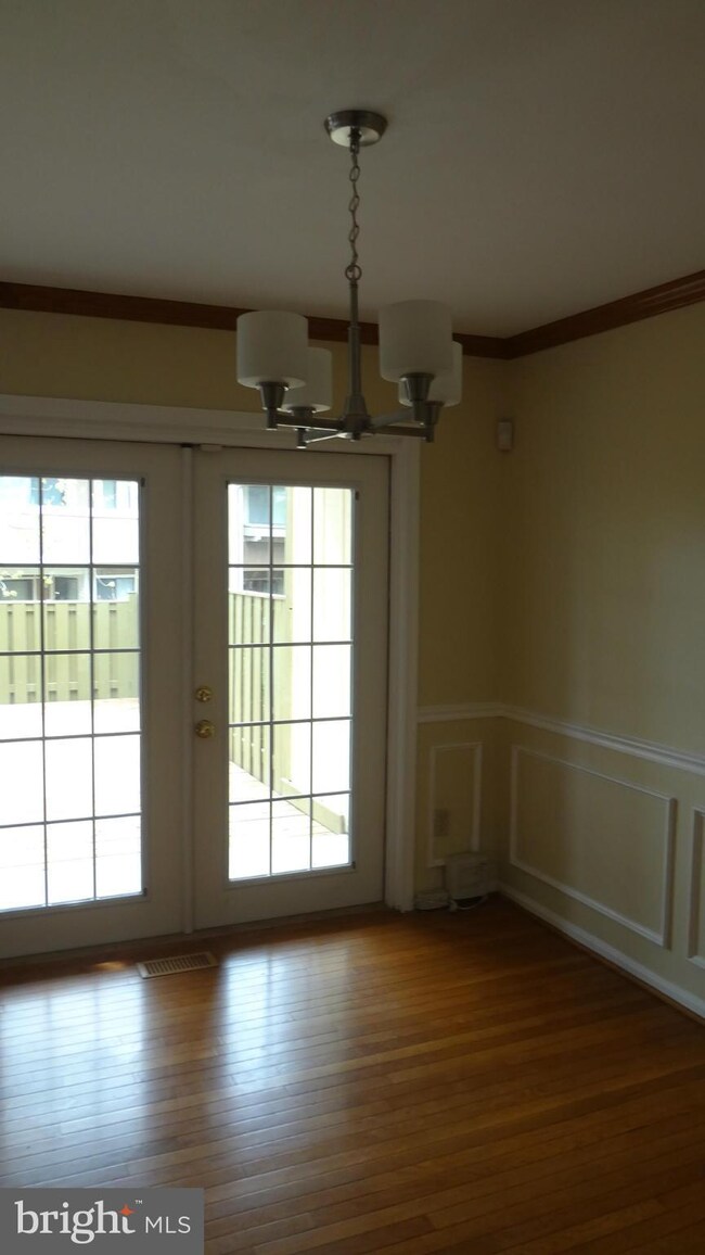 18437 Stone Hollow Dr, Germantown, MD 20874 - photo 5