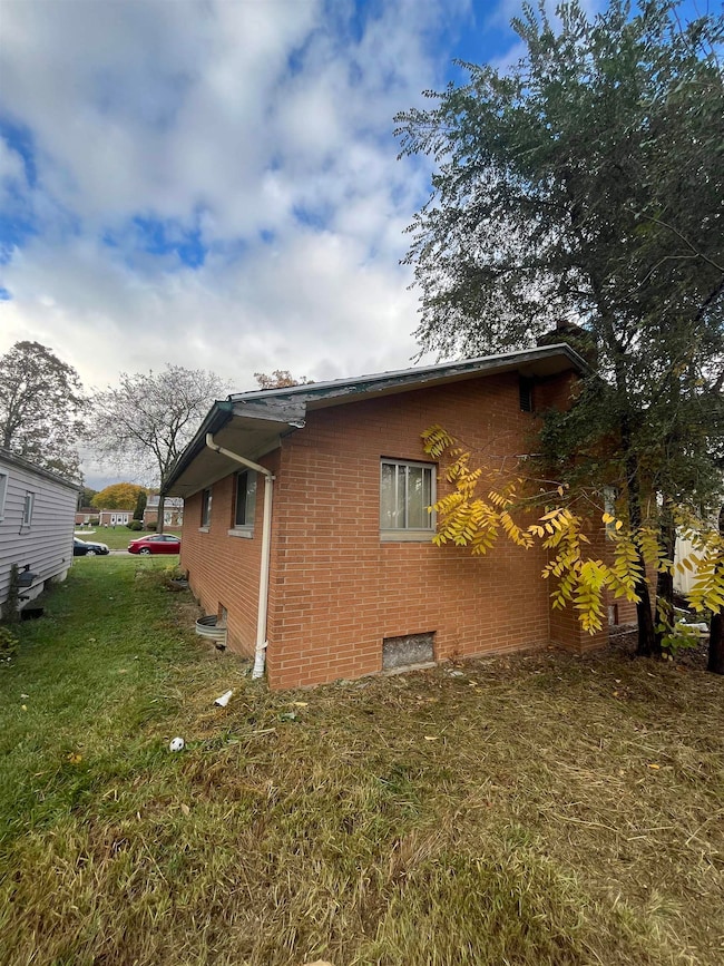 2915 Berkley St, Flint, MI 48504 - photo 2