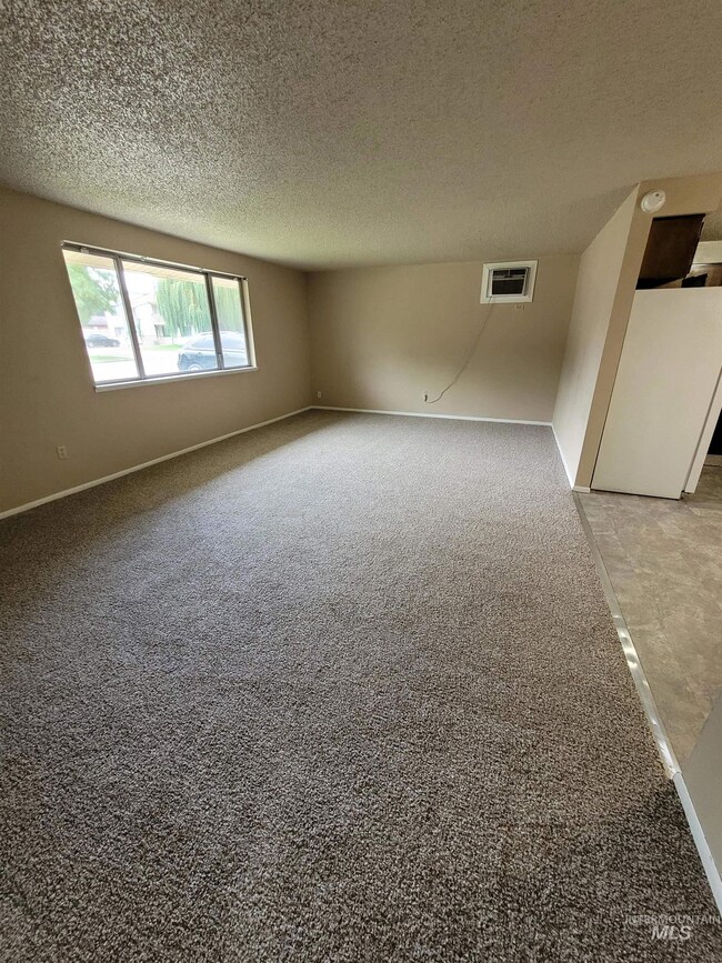 824 E Georgia Ave, Nampa, ID 83686 - photo 3