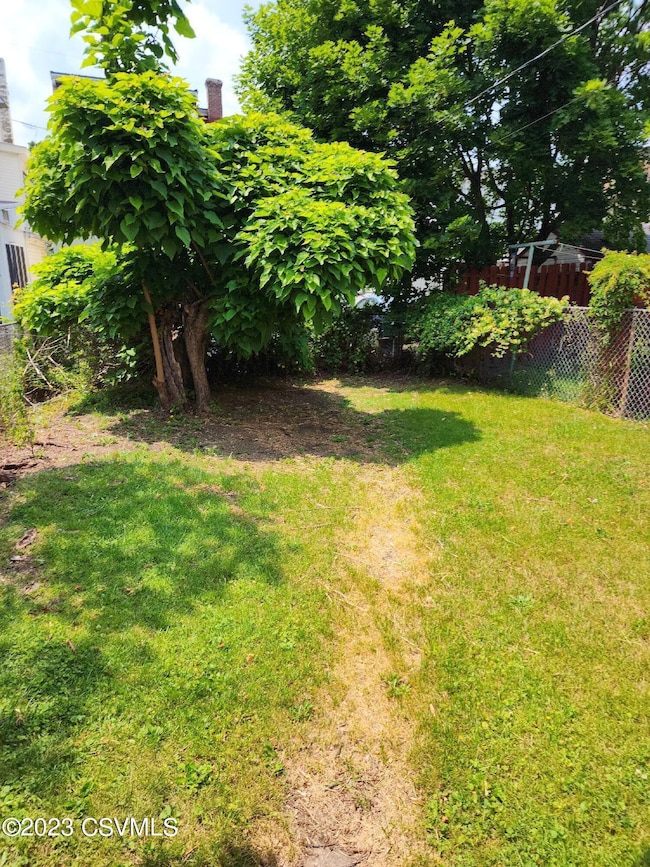 122 N Pearl St, Shamokin, PA 17872 - photo 3