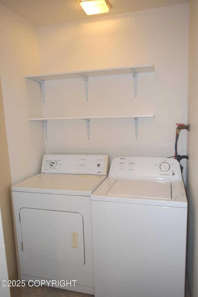1411 Carolyn Cir unit A, Anchorage, AK 99504 - photo 7