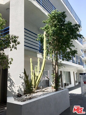 1750 N Sycamore Ave unit 112, Los Angeles, CA 90028 - photo 6