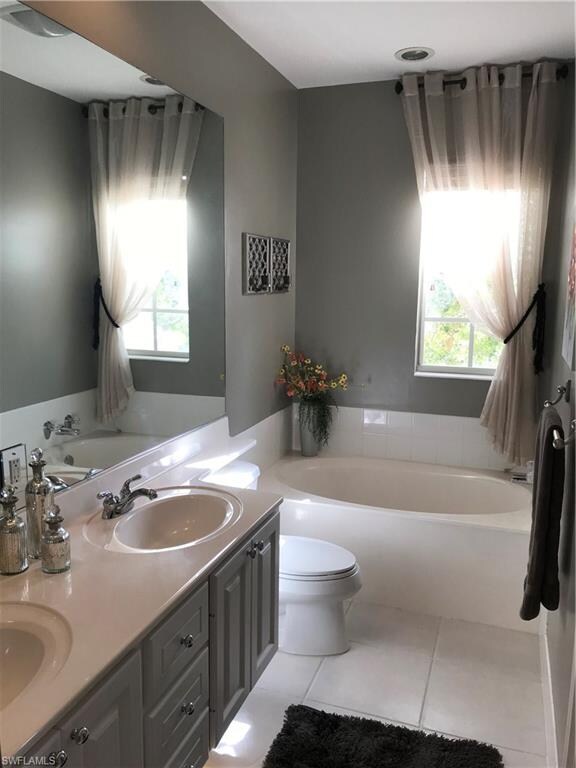 front master bath upstairs