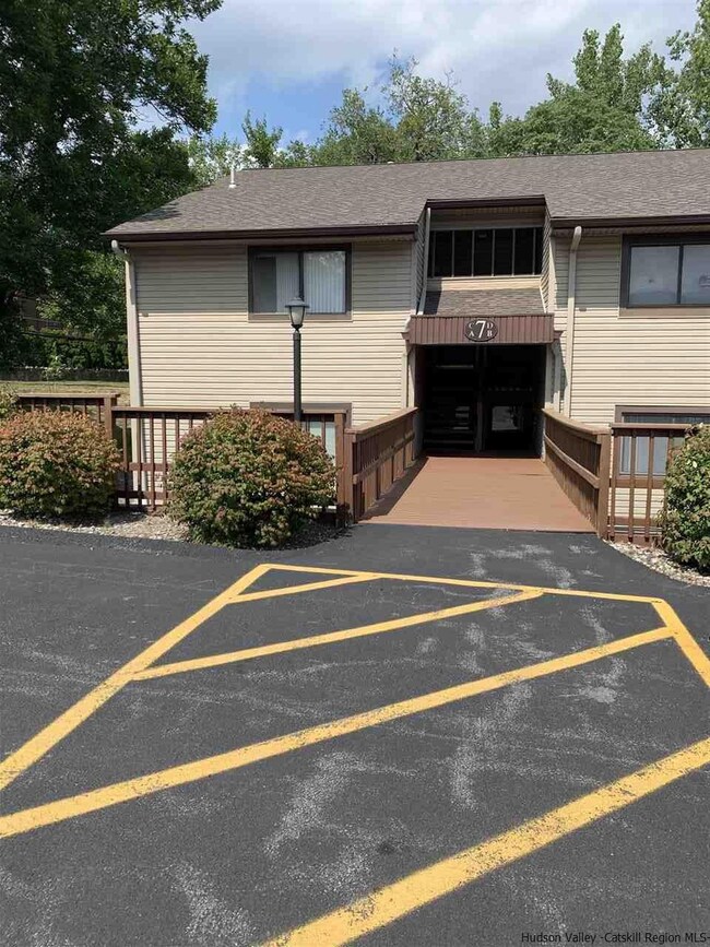 7 Knightsbridge unit B, Poughkeepsie, NY 12603 - photo 2