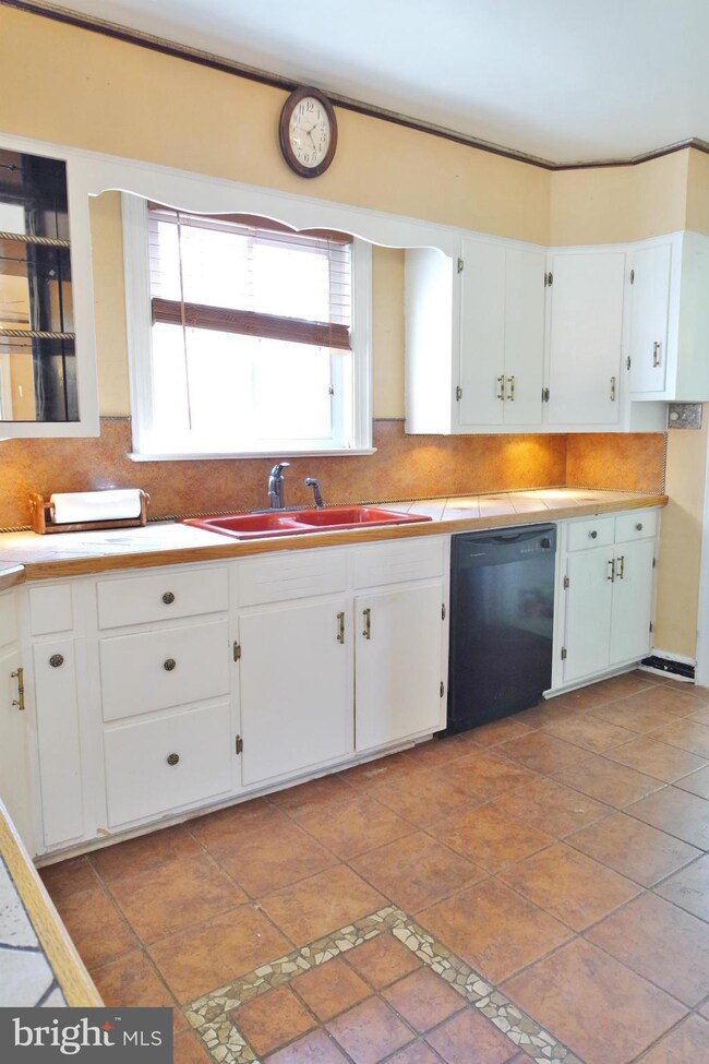 354 N Massanutten St, Strasburg, VA 22657 - photo 7