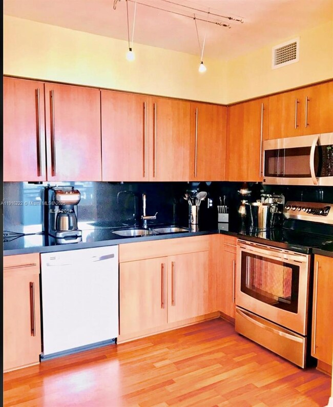 The Waverly at South Beach unit 1910, Miami Beach, FL 33139 - photo 2