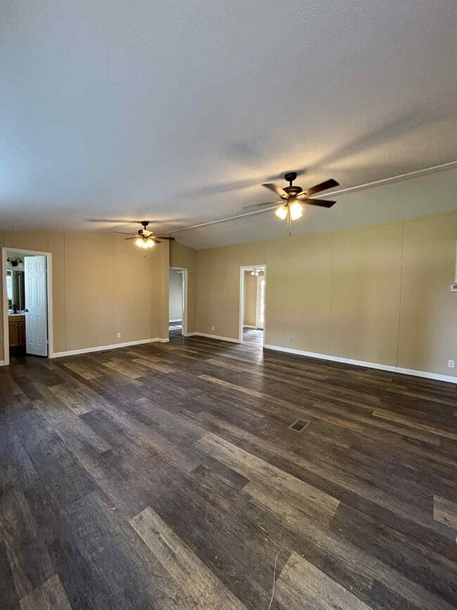 19905 Hastings Cir unit 19, Alvin, TX 77511 - photo 2