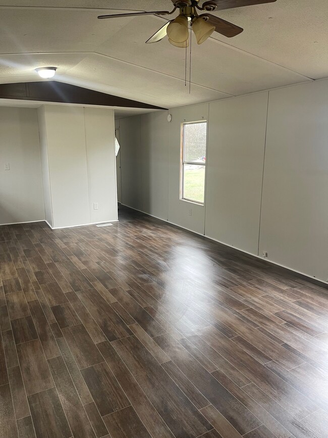 65 Fowler Cir, Hollow Rock, TN 38342 - photo 6