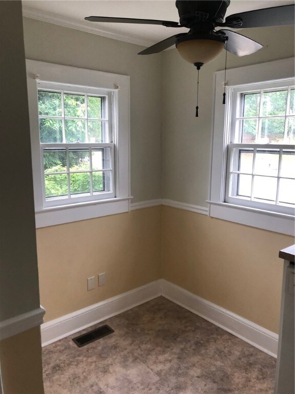 208 N Catherine St, Walhalla, SC 29691 - photo 4