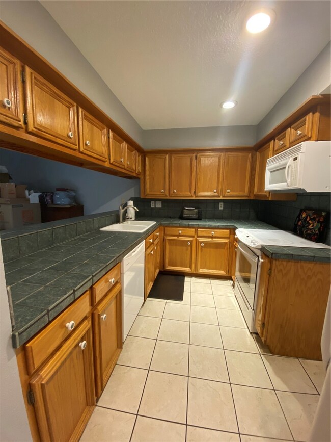 Kitchen with bar area