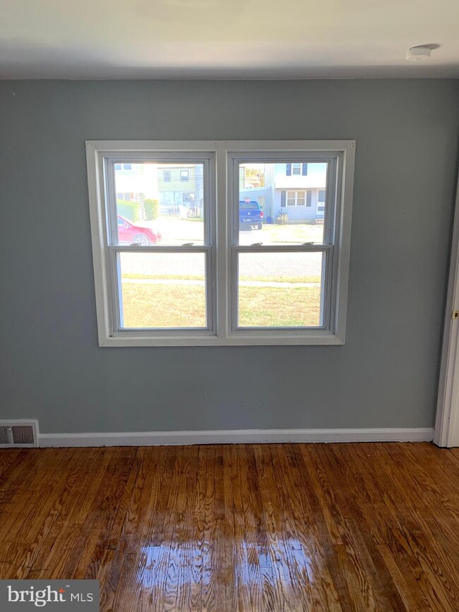 240 W Roland Rd, Brookhaven, PA 19015 - photo 6