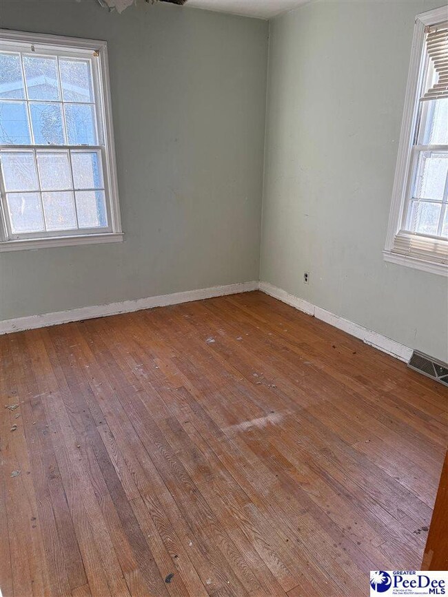 909 Gibson St, Hartsville, SC 29550 - photo 7