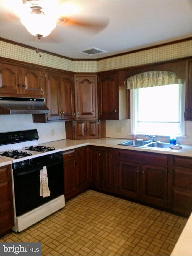 742 Cocoa Ave, Hershey, PA 17033 - photo 3