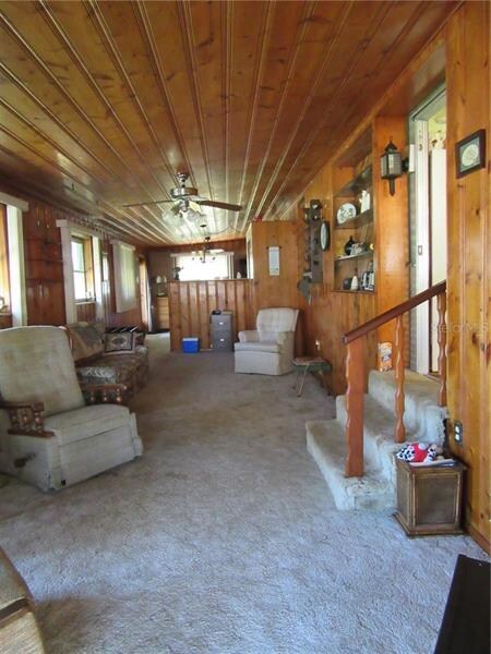 Living room with heart of pine - perfect for relax