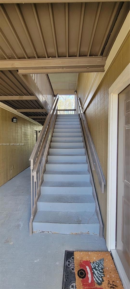 13285 Arbor Pointe Cir unit 201, Tampa, FL 33617 - photo 3