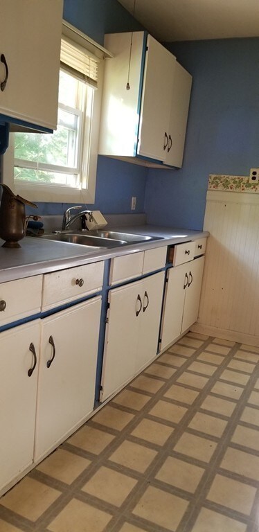 866 Pleasant St, Rochdale, MA 01542 - photo 7