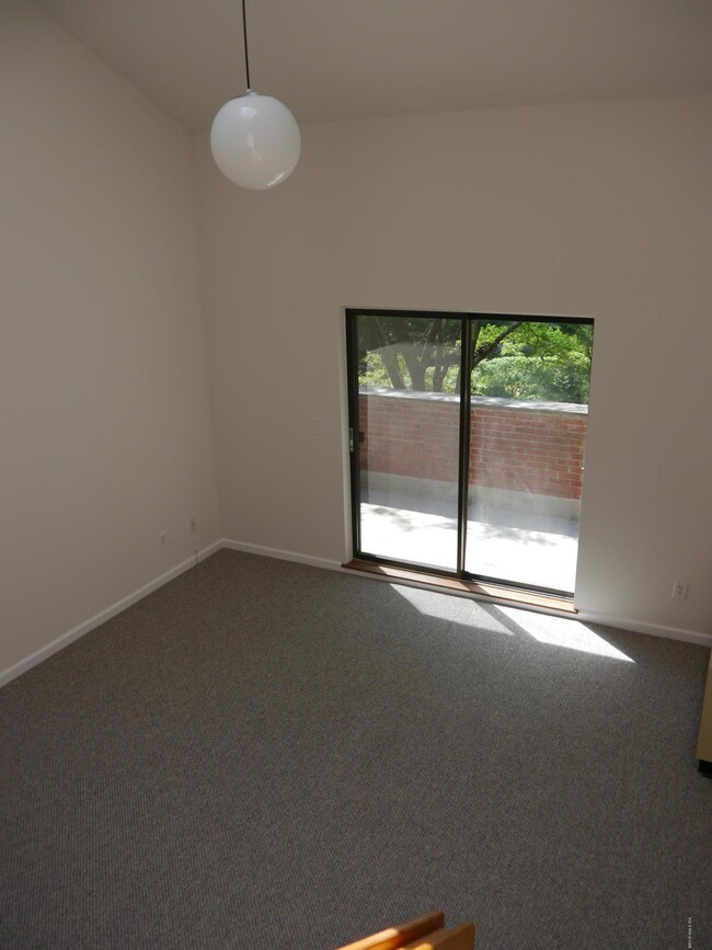 328 Pemberwick Rd unit 7, Greenwich, CT 06831 - photo 6