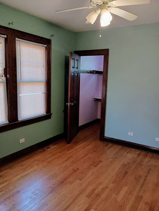 2018 Waverly Place, Waukegan, IL 60085 - photo 4