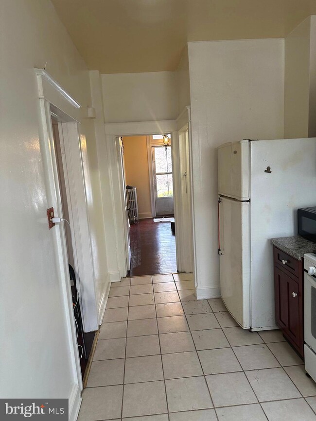 9 N Wickham Rd, Baltimore, MD 21229 - photo 5