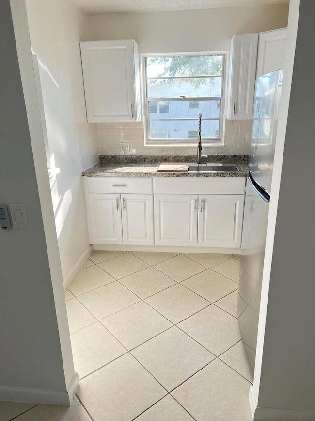 162 Camden G, West Palm Beach, FL 33417 - photo 4