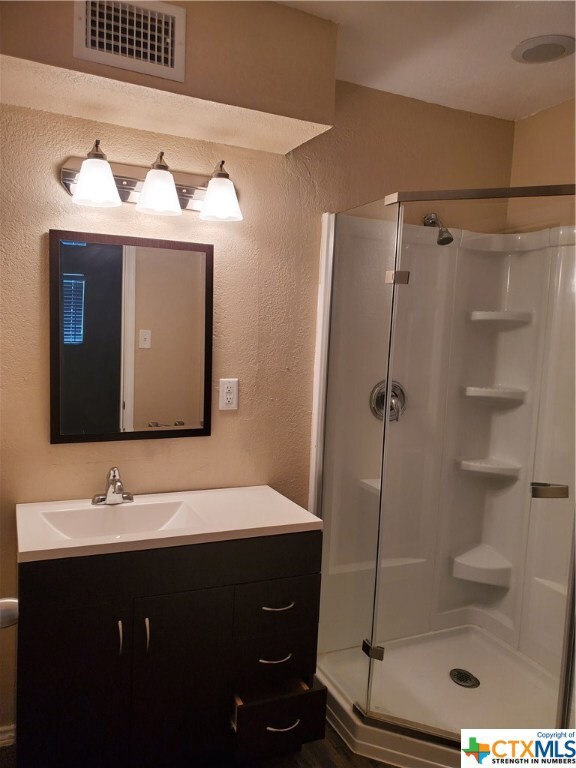 1120 N King St unit 104, Seguin, TX 78155 - photo 7