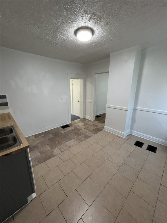 301 Weaver St unit 1, Rochester, NY 14621 - photo 4